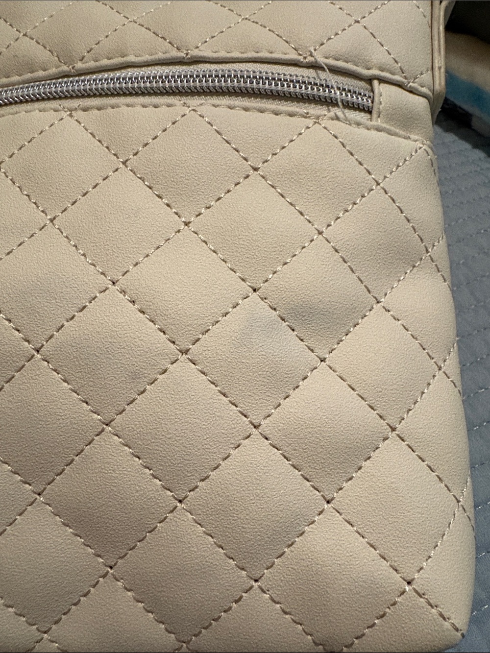 Disney Grogu crossbody bag - Picture 3 of 5